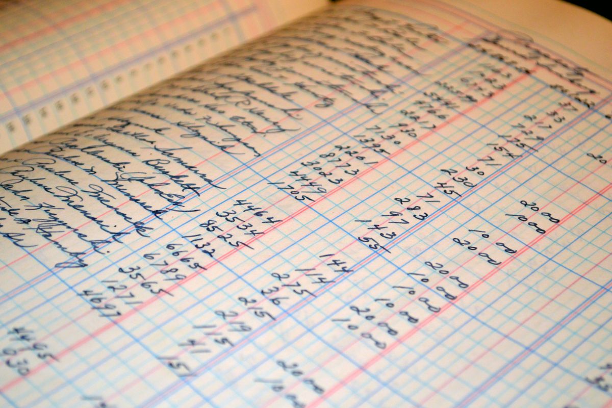 Plan comptable général : classes et comptes clés - 1. Comprendre le Plan comptable général et son rôle